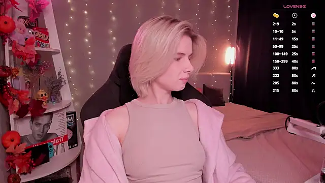 Snapshot of enigma_mia chatting on October 11, 2025, 9:30 am enigma mia online show from October 11, 2025, 9:30 am