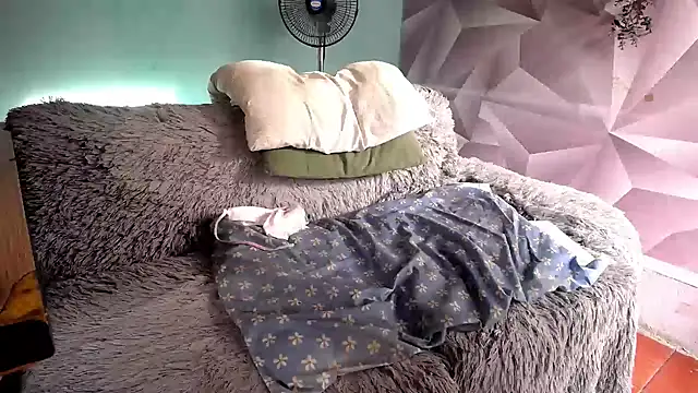 Snapshot of krityn_12 chatting on November 11, 2025, 12:05 pm krityn 12 online show from November 11, 2025, 12:05 pm