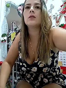 Snapshot of Rousse92 chatting on December 17, 2024, 10:11 pm Rousse92 online show from December 17, 2024, 10:11 pm