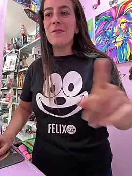 Rousse92 online show from April 16, 2026, 9:39 pm