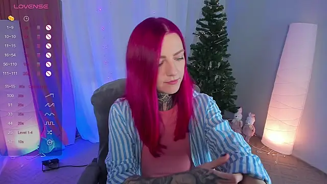 Snapshot of Roxy_____ chatting on January 2, 2025, 8:35 pm Roxy      online show from January 2, 2025, 8:35 pm