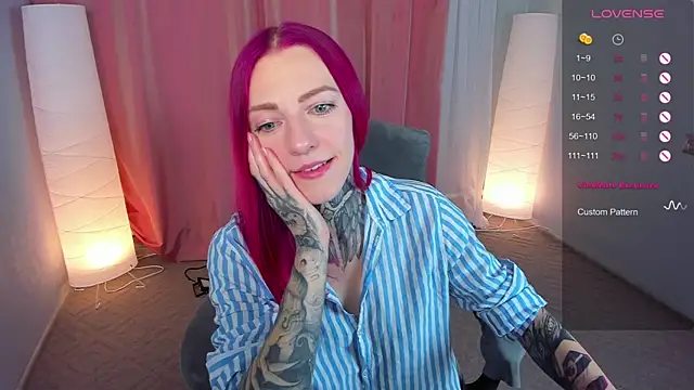 Snapshot of Roxy_____ chatting on January 20, 2025, 2:32 am Roxy      online show from January 20, 2025, 2:32 am