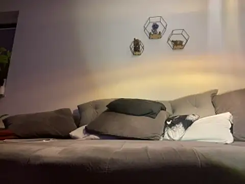 Snapshot of deskriptive chatting on April 11, 2026, 10:58 pm deskriptive online show from April 11, 2026, 10:58 pm