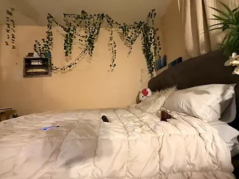 magicalc00ch online show from September 23, 2025, 2:36 am