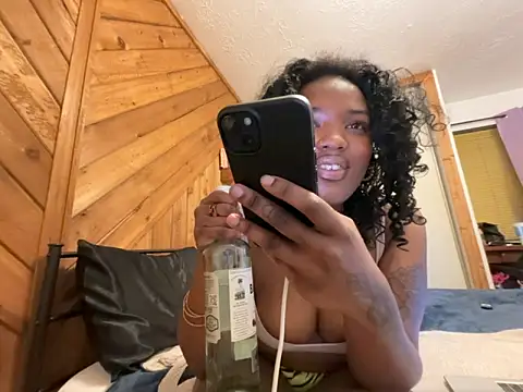 Snapshot of magicalc00ch chatting on June 12, 2026, 8:57 am magicalc00ch online show from June 12, 2026, 8:57 am