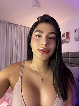 IsabelleFoxx  online show from May 21, 2026, 12:50 am
