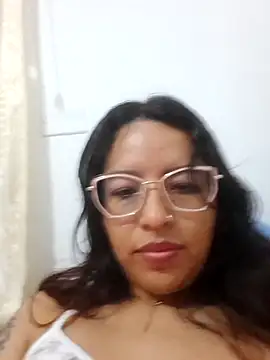 Snapshot of MadelaineJones chatting on April 3, 2026, 12:19 am MadelaineJones online show from April 3, 2026, 12:19 am