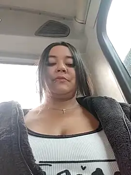 Cristal  04 online show from November 19, 2025, 5:35 pm