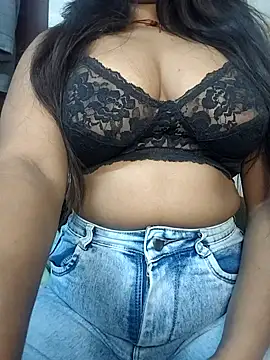 Snapshot of MohiniHott chatting on February 14, 2025, 7:17 am MohiniHott online show from February 14, 2025, 7:17 am