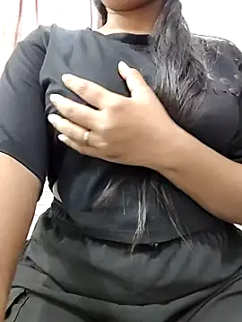 Snapshot of MohiniHott chatting on October 30, 2025, 5:42 am MohiniHott online show from October 30, 2025, 5:42 am