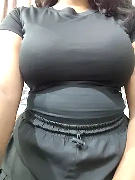Snapshot of MohiniHott chatting on July 14, 2026, 6:18 am MohiniHott online show from July 14, 2026, 6:18 am