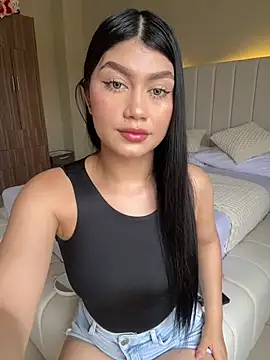 EmmaMartiinez online show from May 2, 2026, 7:30 pm
