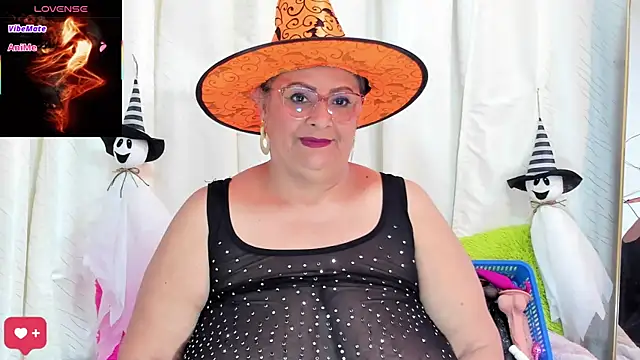 Snapshot of BBW_salome chatting on October 27, 2025, 8:46 pm BBW salome online show from October 27, 2025, 8:46 pm