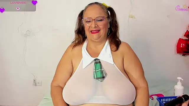 Snapshot of BBW_salome chatting on April 21, 2026, 7:28 pm BBW salome online show from April 21, 2026, 7:28 pm