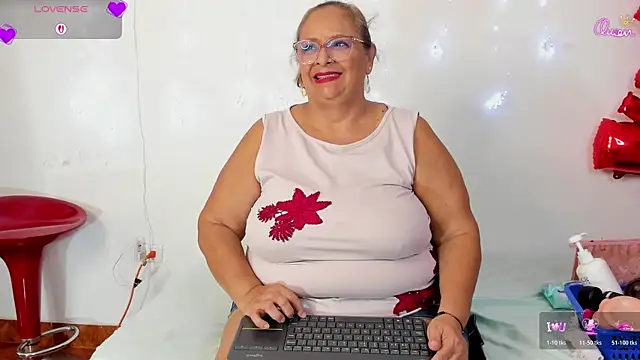 Snapshot of BBW_salome chatting on June 16, 2026, 7:49 pm BBW salome online show from June 16, 2026, 7:49 pm
