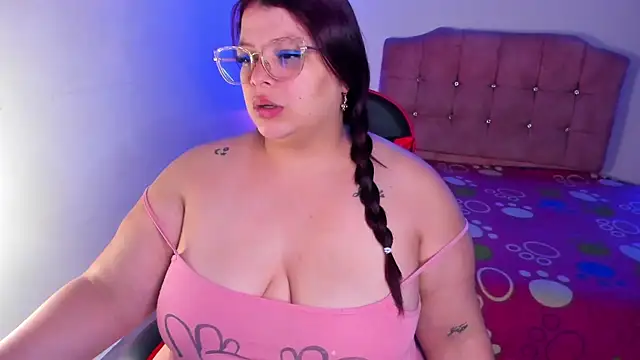 Snapshot of Sheryl_Hamilton chatting on November 11, 2025, 11:10 am Sheryl Hamilton online show from November 11, 2025, 11:10 am