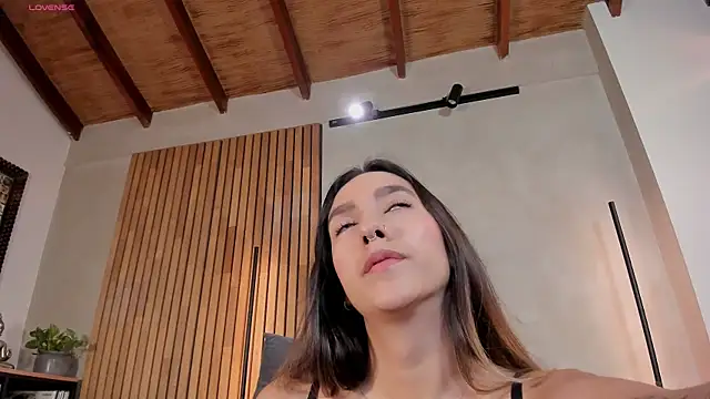 honeyhot69   online show from January 6, 2026, 12:09 pm