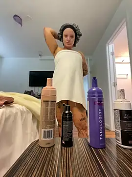 tatted-bitty online show from October 3, 2025, 5:10 pm