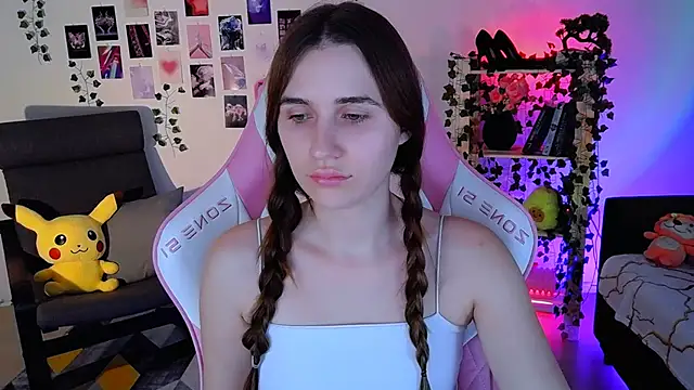 AliceCharmy online show from December 5, 2024, 2:33 pm