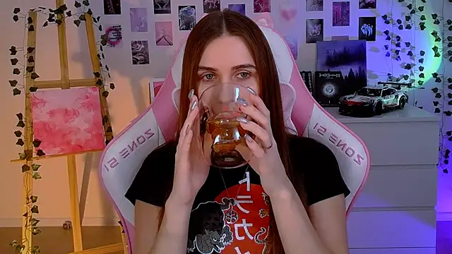 AliceCharmy online show from February 5, 2025, 10:08 am