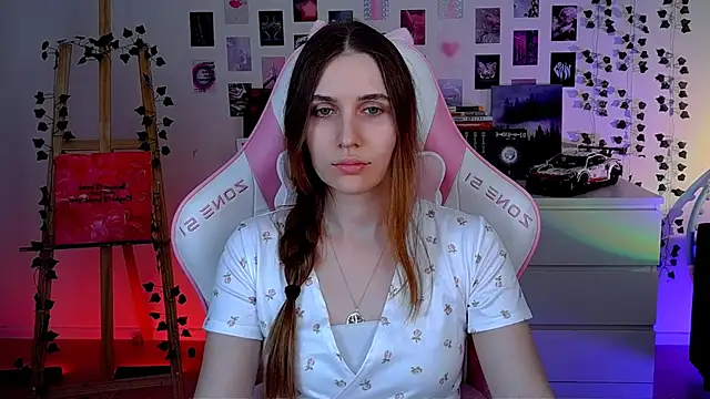 AliceCharmy online show from September 9, 2025, 2:05 pm