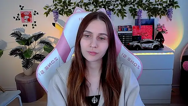 AliceCharmy online show from May 13, 2026, 2:14 pm