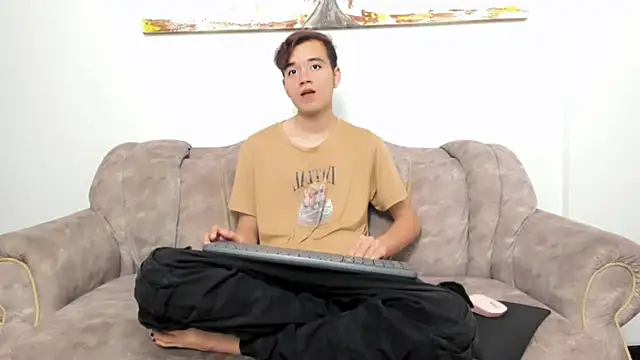 bunny maxi online show from November 11, 2025, 12:27 pm