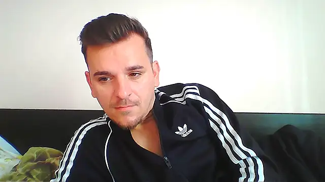 Huge cock22cm online show from October 29, 2025, 6:26 am