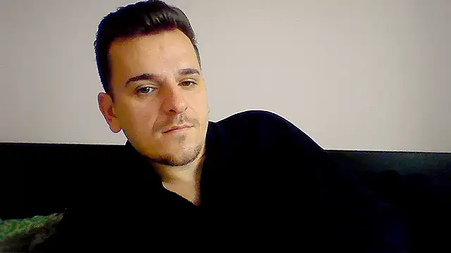 Snapshot of Huge_cock22cm chatting on January 6, 2026, 8:51 am Huge cock22cm online show from January 6, 2026, 8:51 am