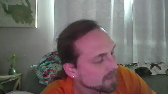 Snapshot of VitaminDrewFl chatting on July 6, 2026, 2:36 pm VitaminDrewFl online show from July 6, 2026, 2:36 pm