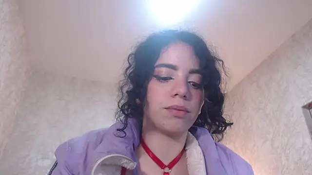 Snapshot of EmmaCowperr chatting on January 10, 2025, 6:42 am EmmaCowperr online show from January 10, 2025, 6:42 am