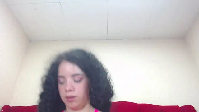 Snapshot of EmmaCowperr chatting on February 3, 2025, 5:56 pm EmmaCowperr online show from February 3, 2025, 5:56 pm