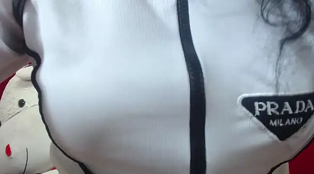 Snapshot of EmmaCowperr chatting on February 5, 2025, 6:37 pm EmmaCowperr online show from February 5, 2025, 6:37 pm