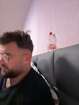 yxssxn24403 online show from October 6, 2025, 3:15 am