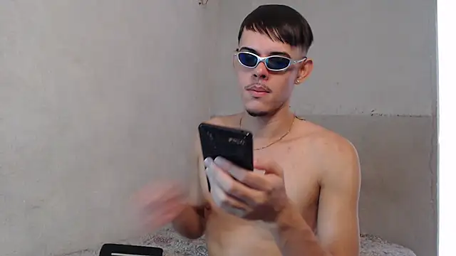 MicaelRian69 online show from October 25, 2025, 2:13 pm