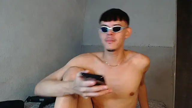 MicaelRian69 online show from October 26, 2025, 2:39 am