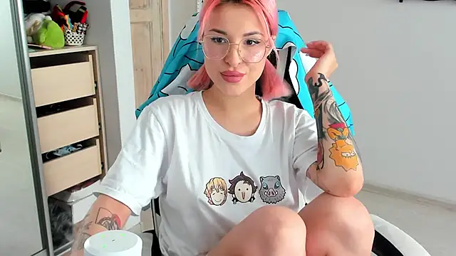 folinskayyya online show from January 29, 2025, 8:18 am