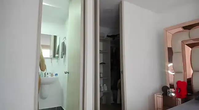 Snapshot of candy-sam28 chatting on December 24, 2024, 5:13 pm candy-sam28 online show from December 24, 2024, 5:13 pm