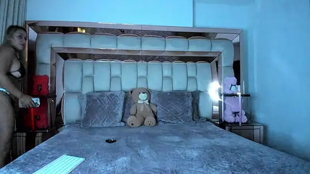 Snapshot of candy-sam28 chatting on November 22, 2025, 11:04 pm candy-sam28 online show from November 22, 2025, 11:04 pm