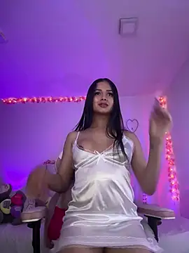 Snapshot of alee_lenoxx chatting on July 15, 2026, 10:48 pm alee lenoxx online show from July 15, 2026, 10:48 pm