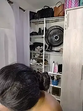 Snapshot of CamilaBenitez chatting on May 26, 2026, 10:39 pm CamilaBenitez online show from May 26, 2026, 10:39 pm