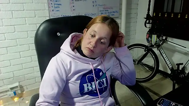 ViioletaMora online show from February 25, 2025, 6:14 am