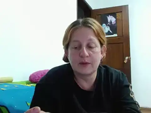 ViioletaMora online show from December 18, 2025, 8:09 am