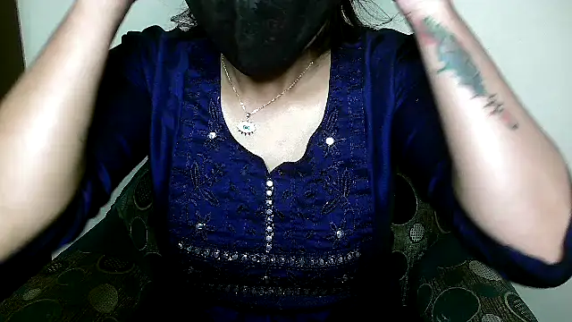 Snapshot of Princess_noorjahan chatting on February 11, 2025, 5:05 am Princess noorjahan online show from February 11, 2025, 5:05 am