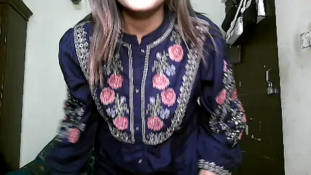 Snapshot of Princess_noorjahan chatting on February 27, 2025, 9:47 pm Princess noorjahan online show from February 27, 2025, 9:47 pm