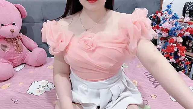 Funikio online show from April 23, 2026, 1:29 am