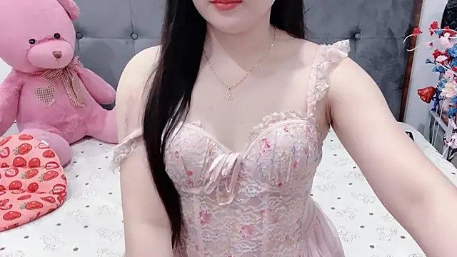 Funikio online show from May 18, 2026, 4:07 am