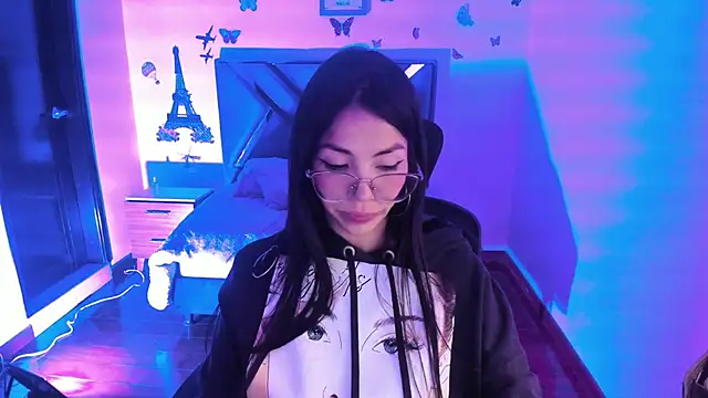 Snapshot of Aylinn_diaz chatting on December 6, 2024, 11:47 pm Aylinn diaz online show from December 6, 2024, 11:47 pm