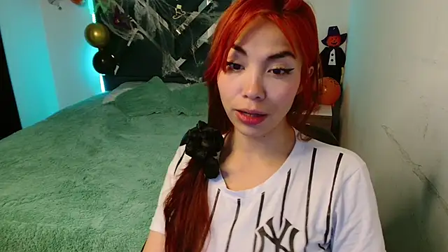 Snapshot of Aylinn_diaz chatting on October 30, 2025, 1:45 pm Aylinn diaz online show from October 30, 2025, 1:45 pm