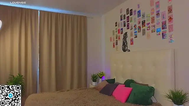 oliviabr0wn0 online show from October 18, 2025, 2:14 am